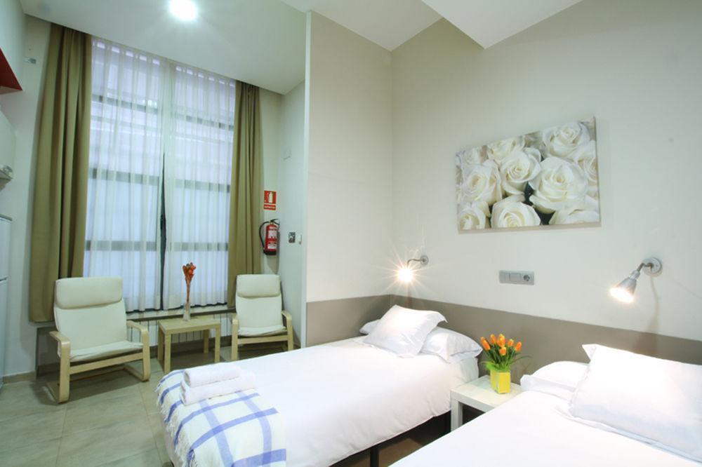 Barcelona Sants Station Apartments Екстер'єр фото